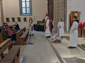 Der Heilige Nikolaus besuchte St. Crescentius